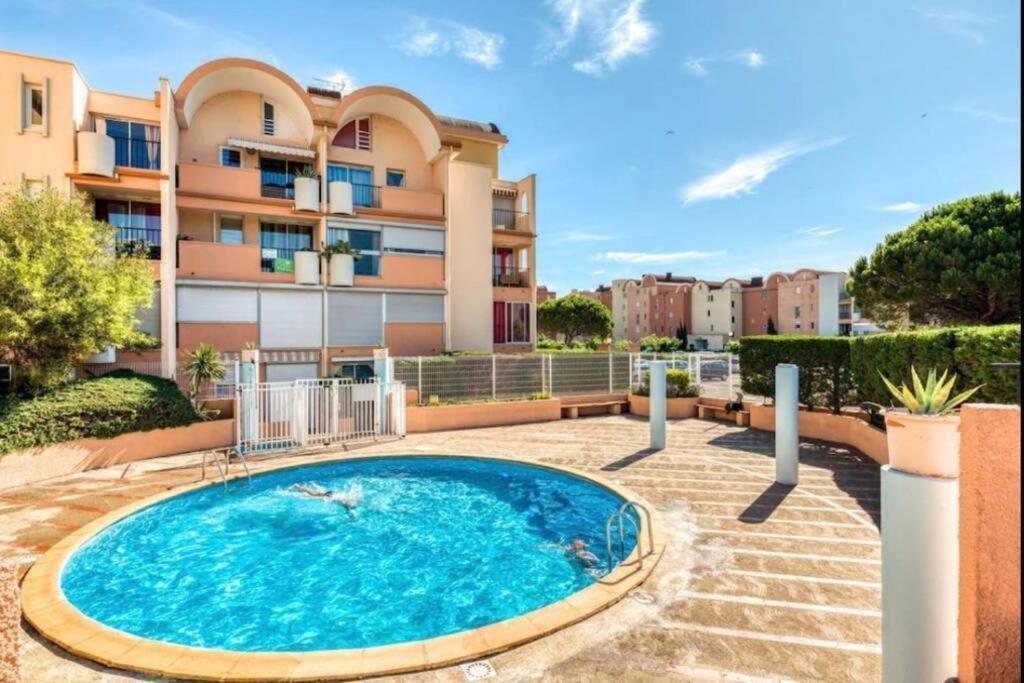 Sur Le Port De Apartment